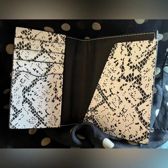 Victoria Secret PassPort Holder - Picture 3 of 3